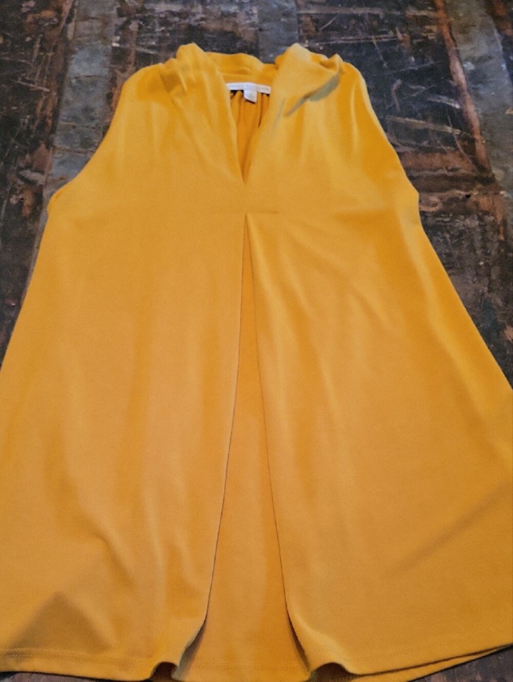 Green Envelope Mustard Yellow Sleeveless V-Neck Tank - Picture 2 of 4